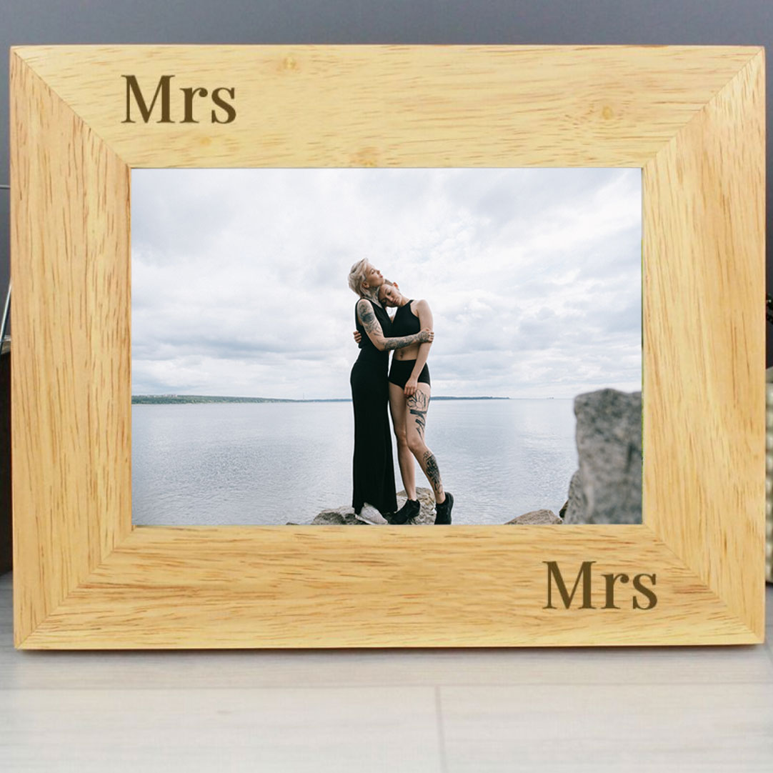 Mrs &amp; Mrs - Lesbian Gay Couple 6x4 Oak Finish Photo Frame | Gift